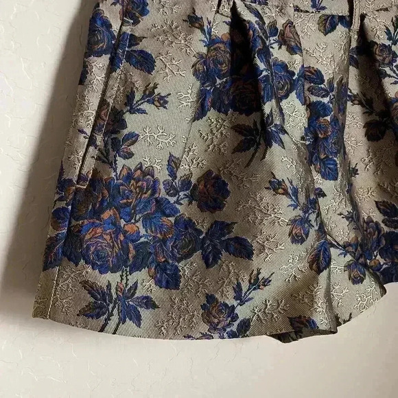 BLANKNYC Floral Pleated Brocade Shorts Size 24 - Picture 5 of 11